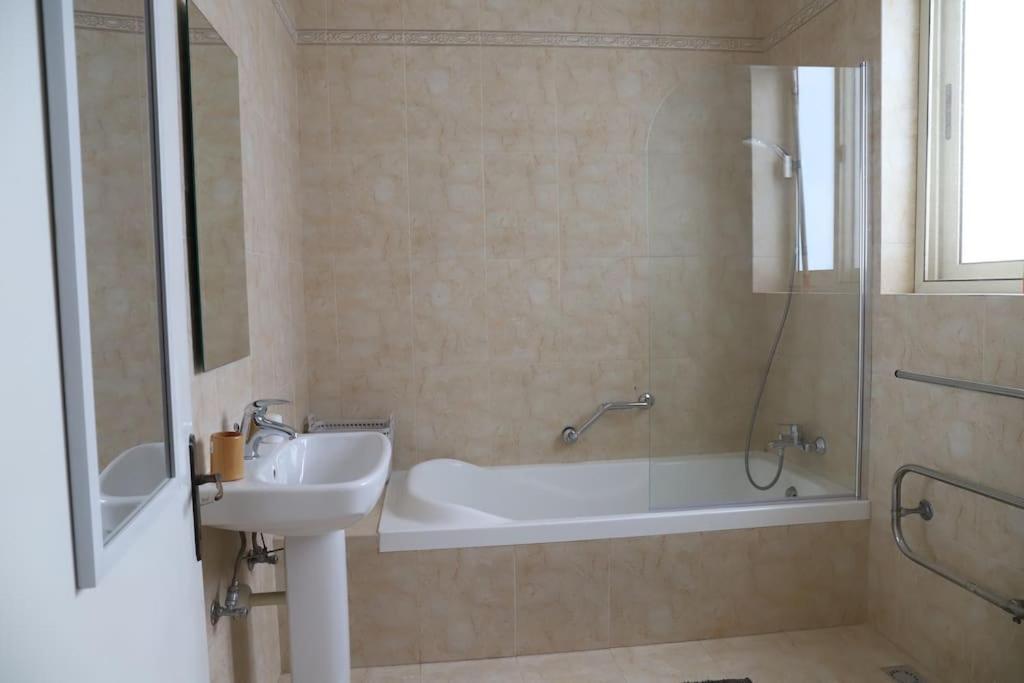 Seaview 3 Bedroom Apartment In סליאמה מראה חיצוני תמונה
